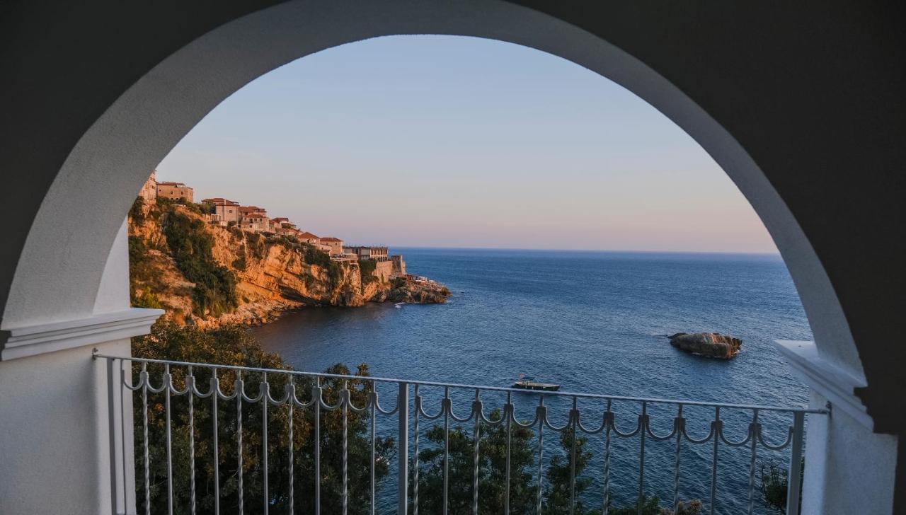 Hotel Maris Ulcinj Buitenkant foto