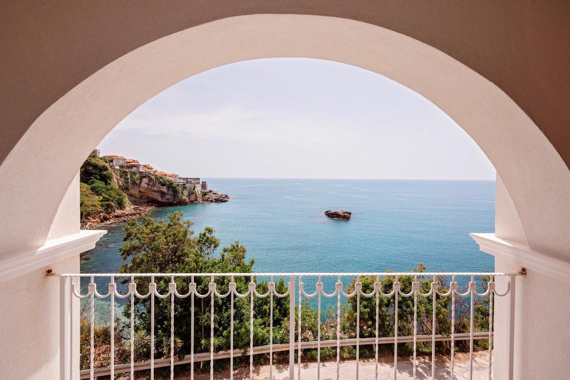 Hotel Maris Ulcinj Buitenkant foto