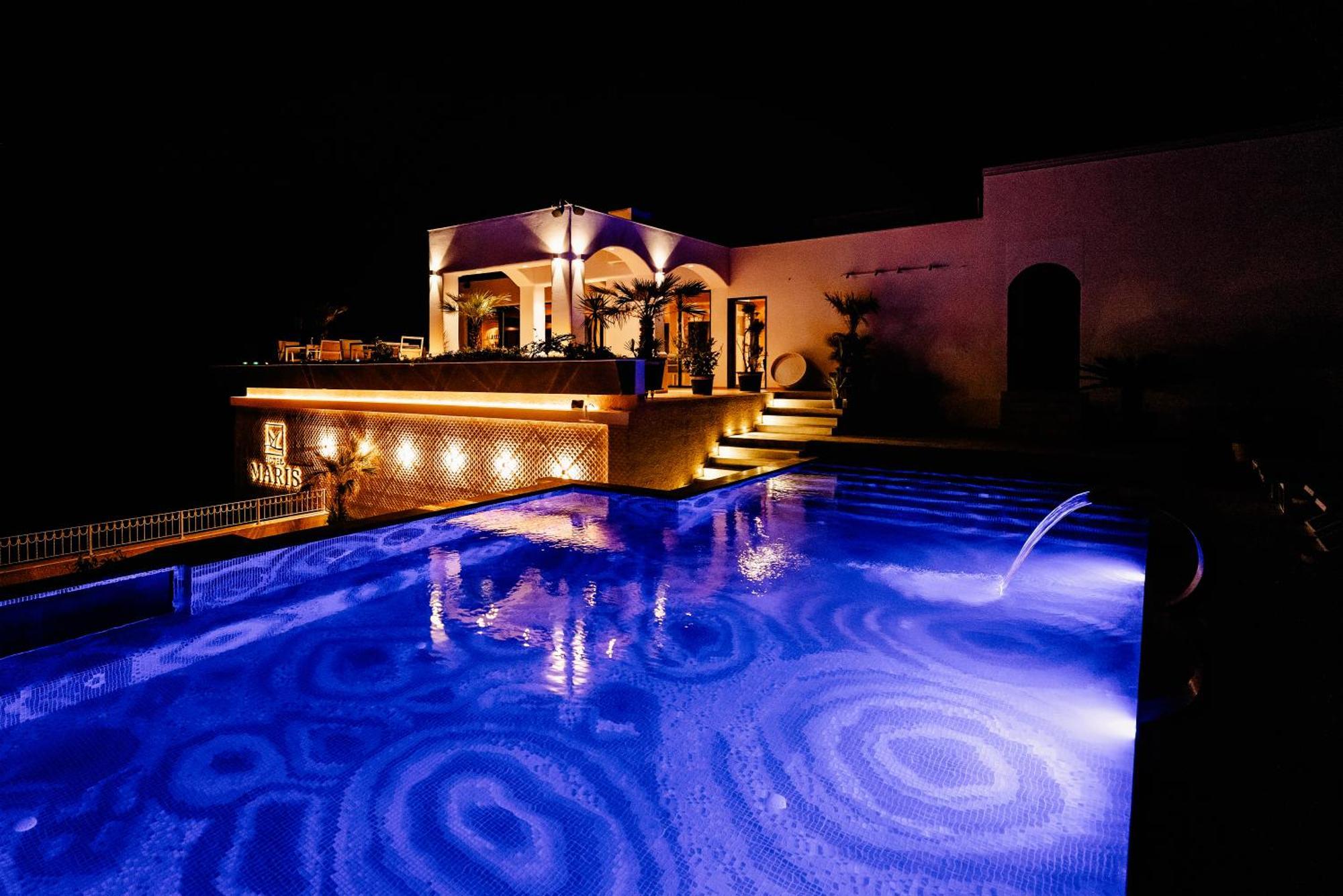Hotel Maris Ulcinj Buitenkant foto